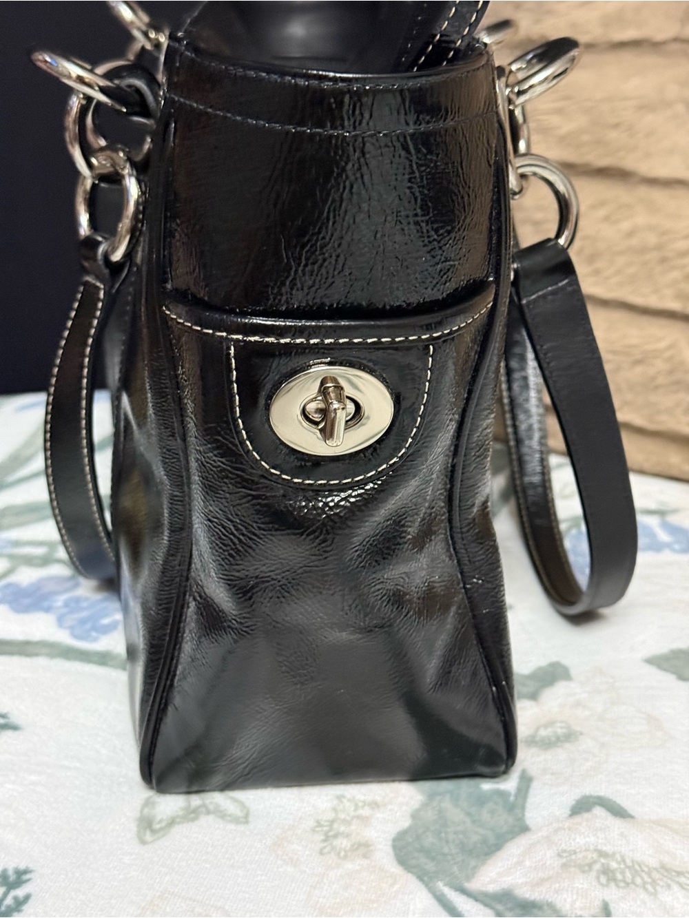 VTG COACH 2009 Gallery Patent Leather tote - gloss black & silver hardware - Picture 4 of 7